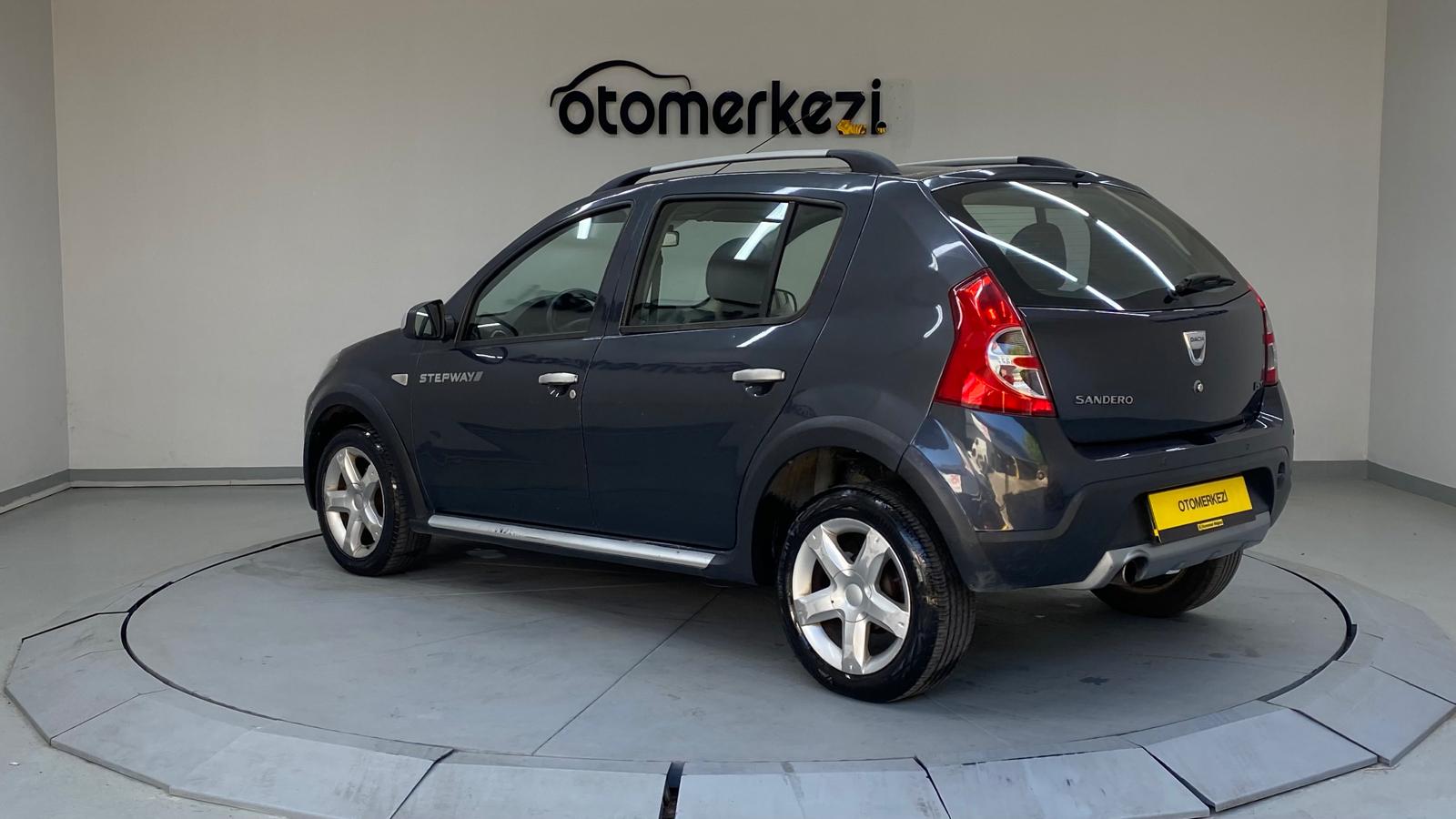 DACIA SANDERO 16